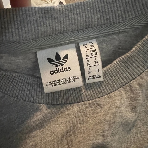 Adidas size XS tee (fits like a S for women) - Picture 4 of 4
